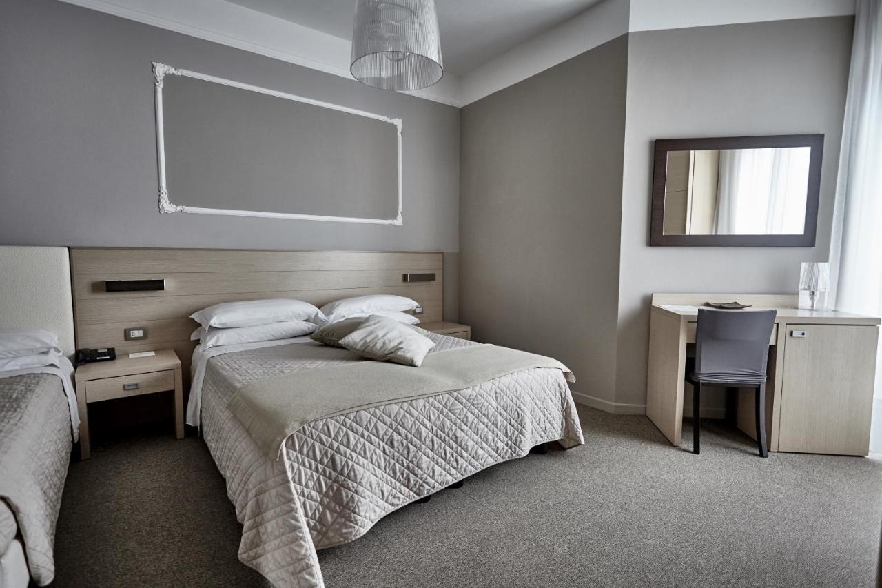 Rouge Hotel International Милано Мартима Екстериор снимка