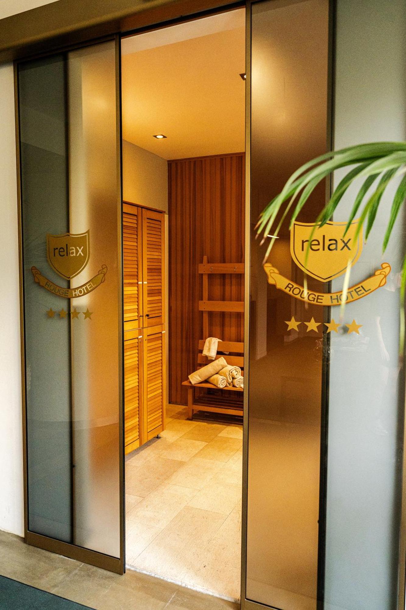 Rouge Hotel International Милано Мартима Екстериор снимка