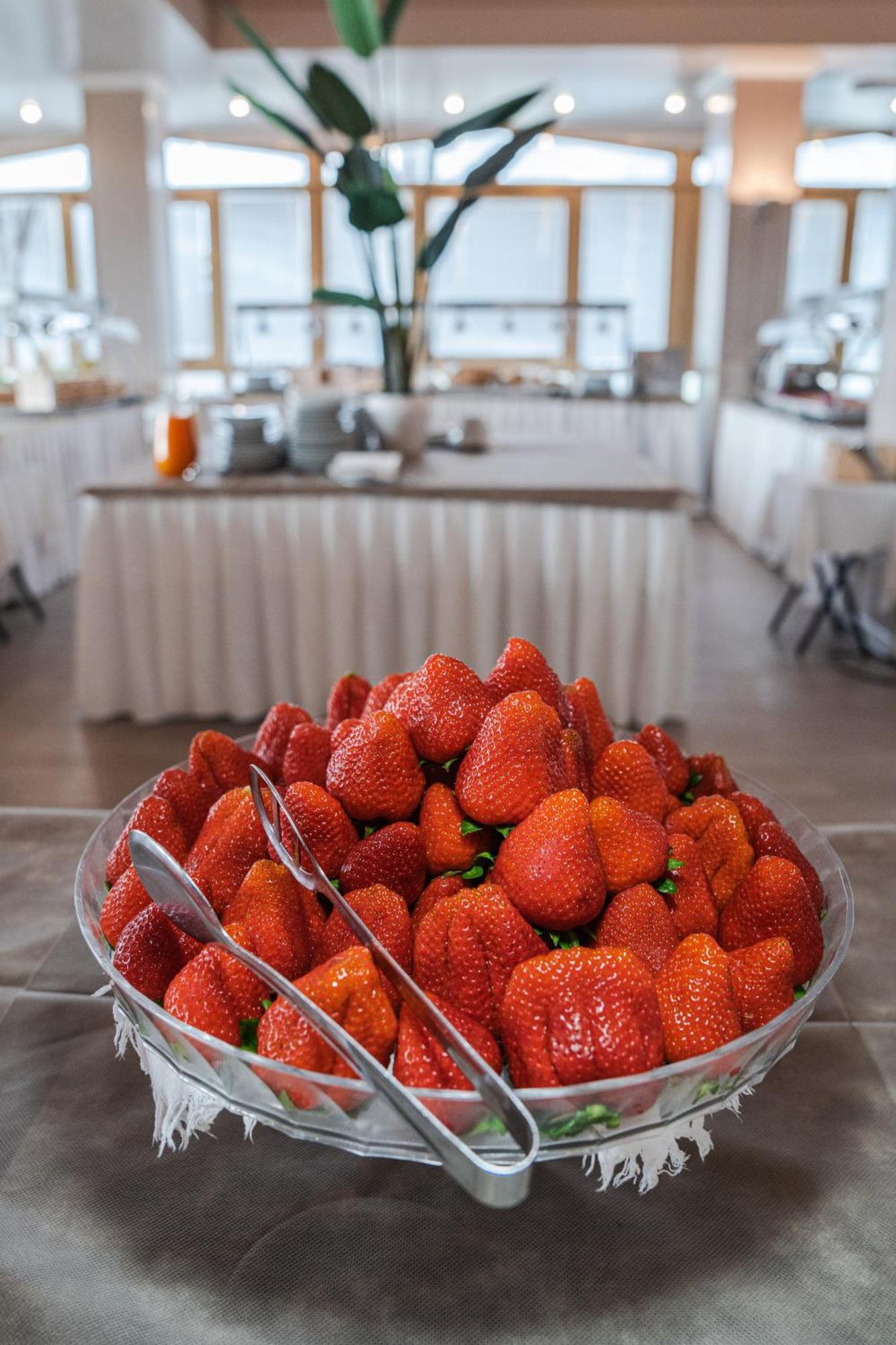 Rouge Hotel International Милано Мартима Екстериор снимка
