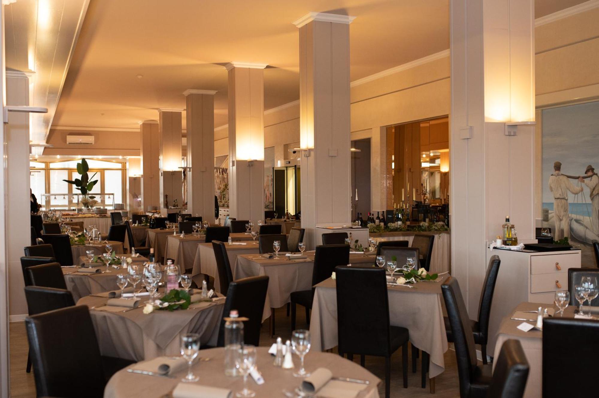 Rouge Hotel International Милано Мартима Екстериор снимка