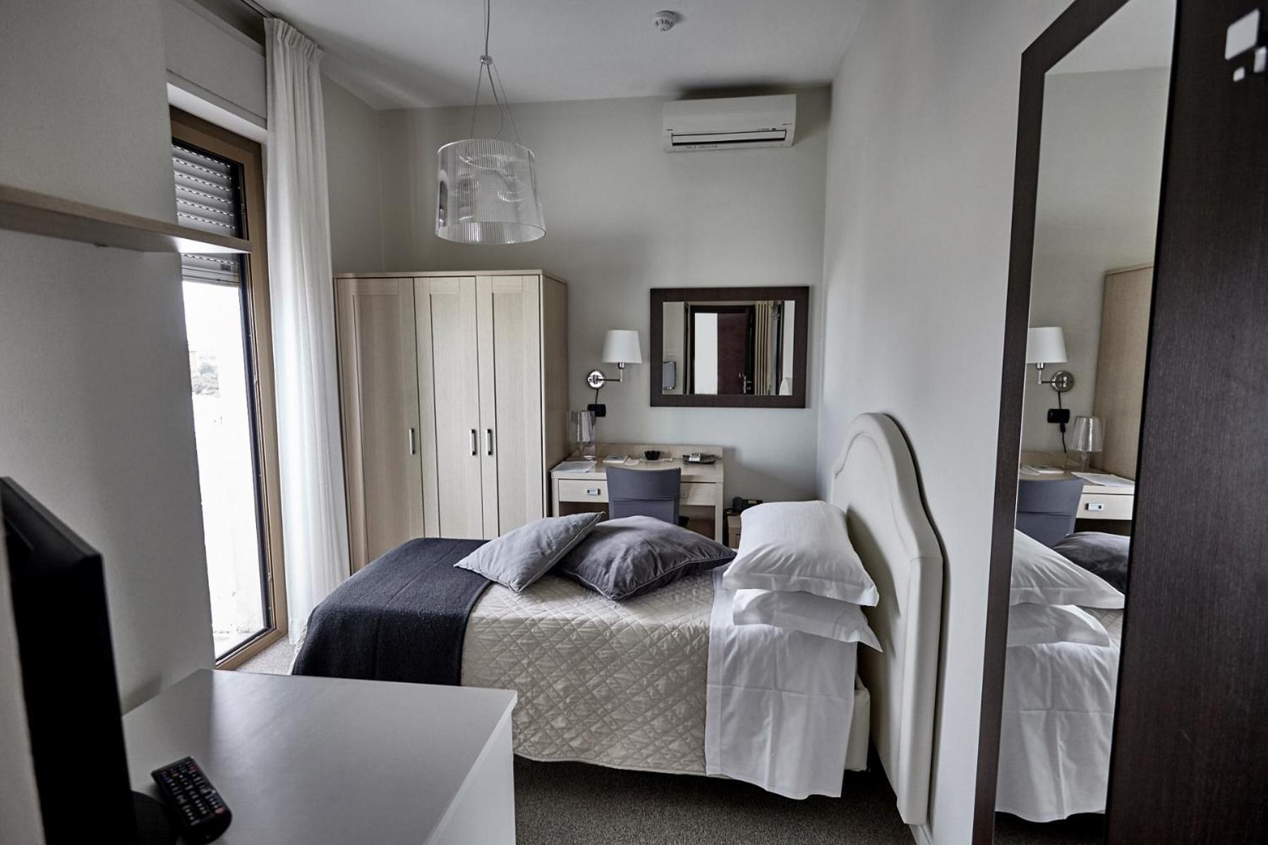 Rouge Hotel International Милано Мартима Екстериор снимка